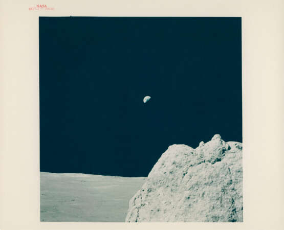 Portrait of the Earth in the lunar sky, station 2, December 7-19, 1972, EVA 2 - фото 1