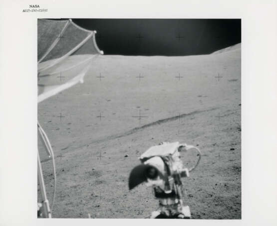 The Lunar Rover; lunarscapes during sunny traverse from station 7; the exotic boulder and geological investigations; Rover tracks, station 8, December 7-19, 1972, EVA 3 - Foto 8