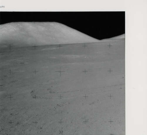 The Lunar Rover; lunarscapes during sunny traverse from station 7; the exotic boulder and geological investigations; Rover tracks, station 8, December 7-19, 1972, EVA 3 - Foto 23
