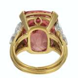 THE DU PONT PADPARADSCHA COLORED SAPPHIRE AND DIAMOND RING,... - Foto 3