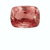 THE DU PONT PADPARADSCHA COLORED SAPPHIRE AND DIAMOND RING,... - Foto 5