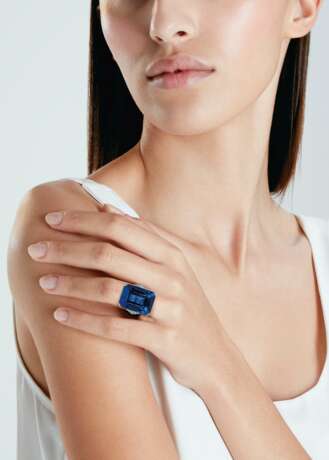 AN IMPORTANT SAPPHIRE AND DIAMOND RING - Foto 4