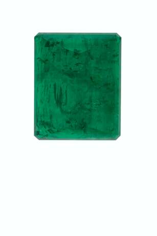 TWO UNMOUNTED EMERALDS - фото 4