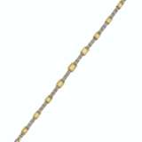 Graff. COLORED DIAMOND AND DIAMOND BRACELET, GRAFF - фото 2