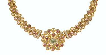 COLORED DIAMOND AND DIAMOND NECKLACE, MOUSSAIEFF
