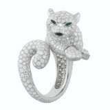 Cartier. DIAMOND, EMERALD AND ONYX 'PANTHÈRE' RING, CARTIER - Foto 1