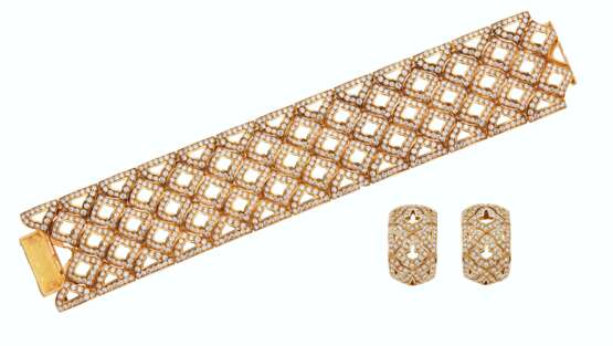 Cartier. DIAMOND EARRINGS, CARTIER AND DIAMOND BRACELET - photo 1