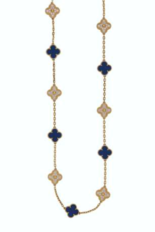 Van Cleef & Arpels. LAPIS LAZULI AND DIAMOND 'VINTAGE ALHAMBRA' NECKLACE, VAN CL... - Foto 1