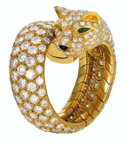Cartier. DIAMOND, EMERALD AND ONYX 'PANTHÈRE' RING, CARTIER - фото 1