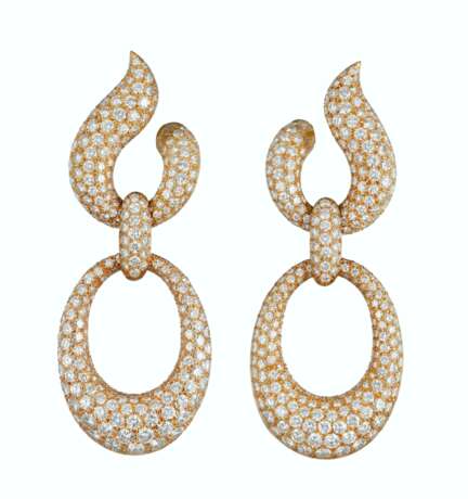 Van Cleef & Arpels. DIAMOND EARRINGS, VAN CLEEF & ARPELS - Foto 1