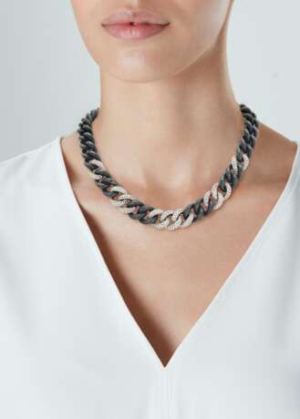Hemmerle. IRON AND DIAMOND NECKLACE, HEMMERLE - Foto 4