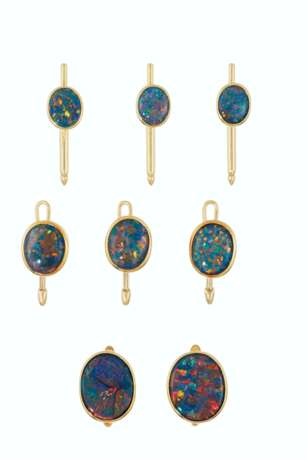 GROUP OF BLACK OPAL AND GOLD ACCESSORIES - фото 4