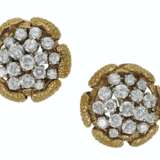 Van Cleef & Arpels. DIAMOND AND GOLD EARRINGS, VAN CLEEF & ARPELS - фото 1