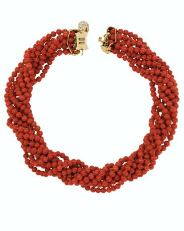 Cartier. GROUP OF CORAL AND DIAMOND JEWELRY, CARTIER AND A CORAL RING... - фото 3