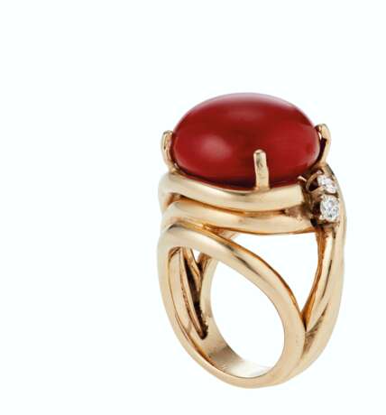 Cartier. GROUP OF CORAL AND DIAMOND JEWELRY, CARTIER AND A CORAL RING... - Foto 7