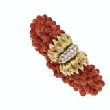 Cartier. GROUP OF CORAL AND DIAMOND JEWELRY, CARTIER AND A CORAL RING... - Foto 11