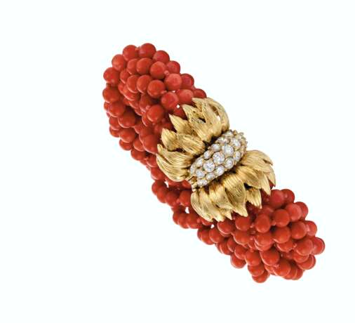 Cartier. GROUP OF CORAL AND DIAMOND JEWELRY, CARTIER AND A CORAL RING... - фото 11