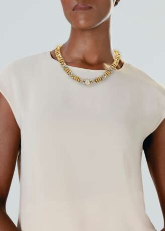 GOLD AND DIAMOND NECKLACE - photo 4