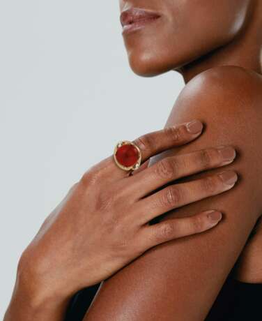 Cartier. GROUP OF CORAL AND DIAMOND JEWELRY, CARTIER AND A CORAL RING... - photo 14