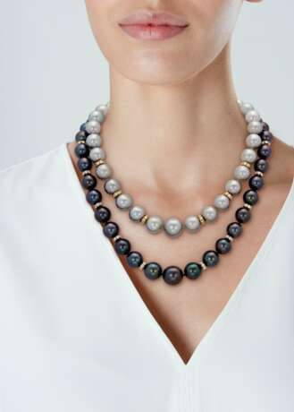 GROUP OF CULTURED PEARL AND DIAMOND JEWELRY - Foto 2