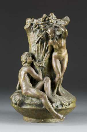 FRANZÖSISCHER BILDPLASTIKER Tätig Anfang 20. Jahrhundert Jugendstil-Vase mit Adam und Eva - photo 1