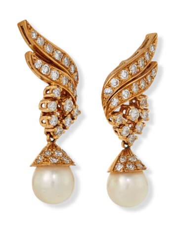 DIAMOND AND CULTURED PEARL EARRINGS - Foto 2