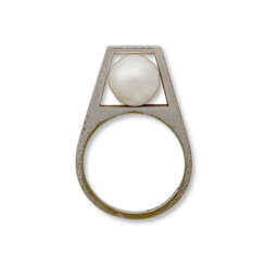 CULTURED PEARL RING