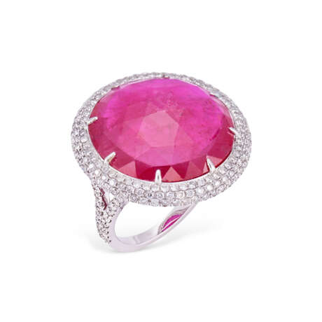 RED STONE AND DIAMOND RING - Foto 3