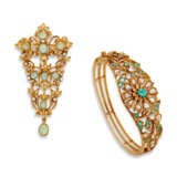 ANTIQUE EMERALD AND DIAMOND BANGLE AND LATER EMERALD AND DIAMOND PENDANT/BROOCH - Foto 1
