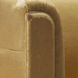 Marcello Piacentini. Two-seater sofa upholstered and covered in gold-colored silk fabric, wooden base - photo 3
