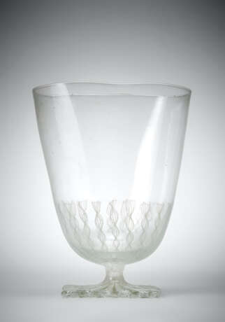 Tomaso Buzzi. Rare flattened body vase in colorless glass - Foto 2