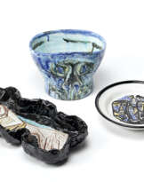 Lot consisting of a plate and a vase