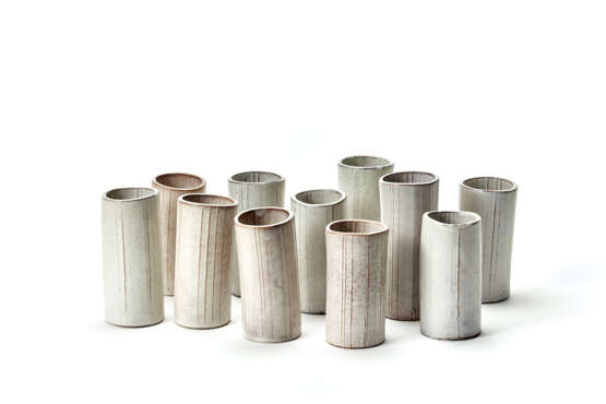 Alessio Tasca. Eleven glasses in gray glazed stoneware - Foto 1