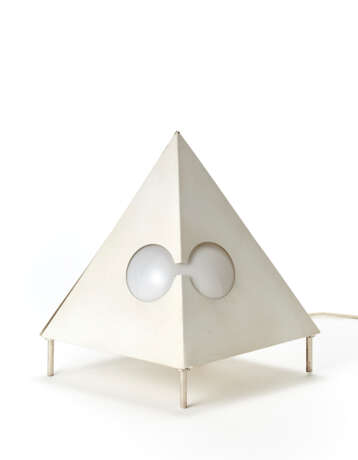Lino Sabattini. Pyramid-shaped table lamp - Foto 1