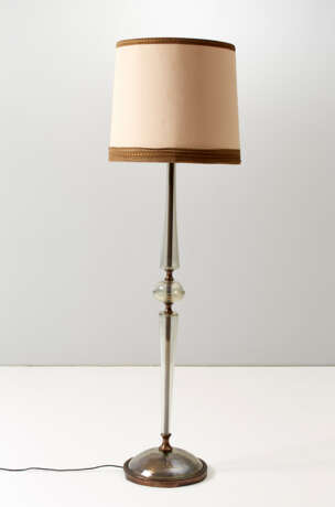 Manifattura di Murano. Floor lamp in transparent colorless slightly iridescent blown glass, brass elements - Foto 1