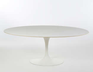 Table model "Tulip"