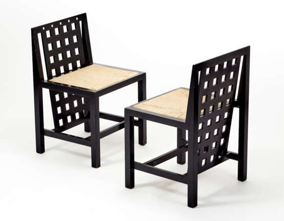 Charles Rennie Mackintosh. Two chairs model "D - Foto 1