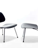 Pair of chairs model