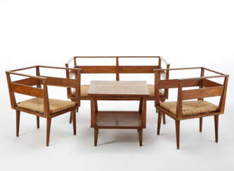 Living room composed of a two-seater sofa, two armchairs and a square-shaped coffee table in solid wood and veneer