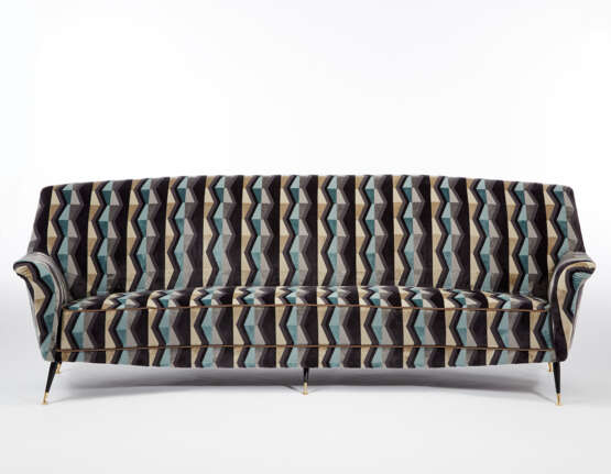 Sofa upholstered in polychrome velvet - photo 1