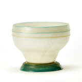 MVM Cappellin. Vase in lattimo and green incamiciato glass, - Foto 1