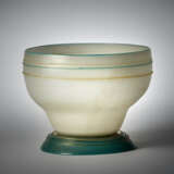 MVM Cappellin. Vase in lattimo and green incamiciato glass, - photo 2