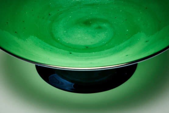 Carlo Scarpa. Small stand in green incamiciato blown glass - photo 3