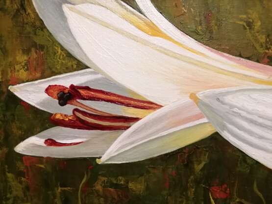 Painting “White lily”, Canvas on the subframe, Oil paint, Realist, Still life, 2020 - photo 3