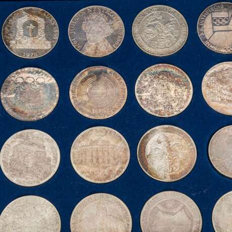 Österreich - 64 Silbermünzen ex 25/50/100 Schillingen, - Foto 3