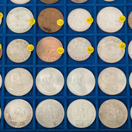 Rumänien / Serbien - Großes Tableau mit gut 130 Münzen, - фото 2