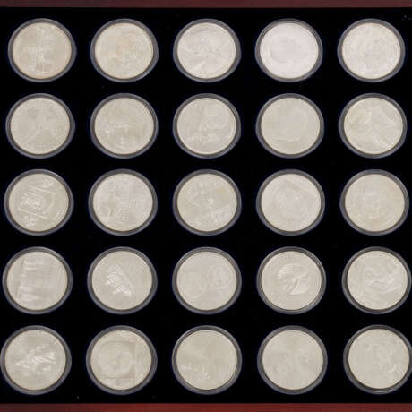 BRD - Kassette mit 76 x 10 Euro, 4 Sets mit 20 Euro Sammlermünzen, - фото 2