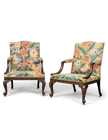 A PAIR OF GEORGE II MAHOGANY OPEN ARMCHAIRS - photo 1