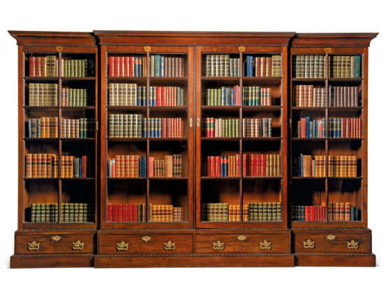 Vile and Cobb. A GEORGE II MAHOGANY BREAKFRONT LIBRARY BOOKCASE - фото 1