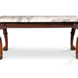 A GEORGE II WALNUT SIDE TABLE - фото 2